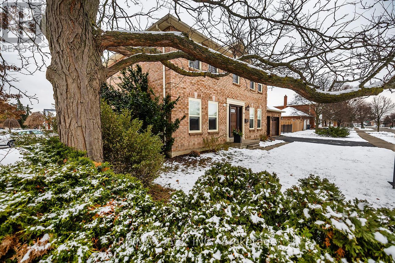 81 Burgby Avenue, Brampton, Ontario  L6X 3E2 - Photo 4 - W12868248