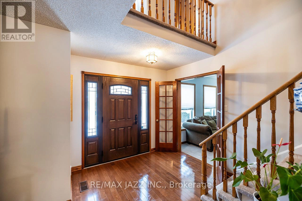 81 Burgby Avenue, Brampton, Ontario  L6X 3E2 - Photo 6 - W12868248