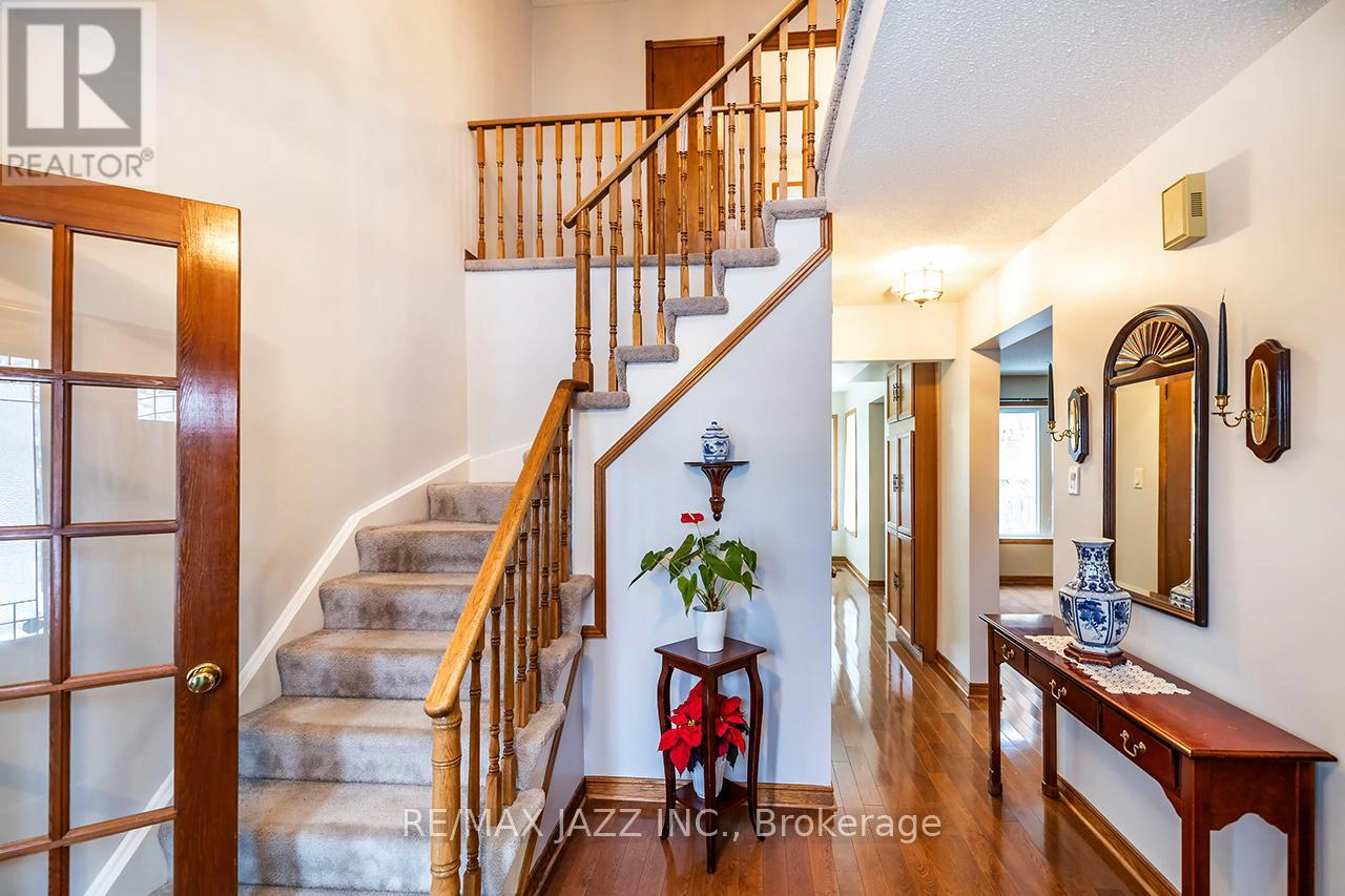 81 Burgby Avenue, Brampton, Ontario  L6X 3E2 - Photo 8 - W12868248