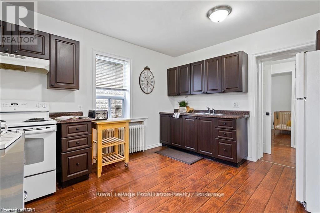 Main - 5654 Desson Avenue, Niagara Falls, Ontario L2G 3T2 - Photo 10 - X12845024