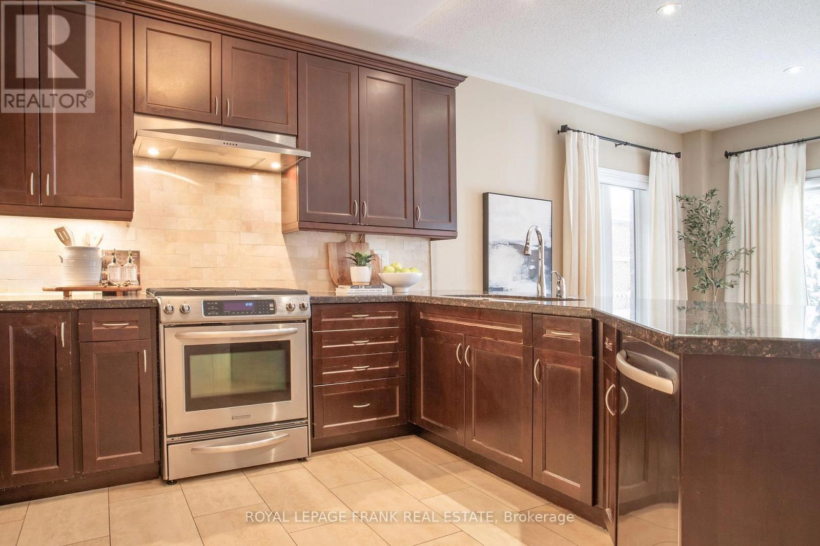 2309 Wuthering Heights Way, Oakville, Ontario  L6M 0E7 - Photo 20 - W12890052