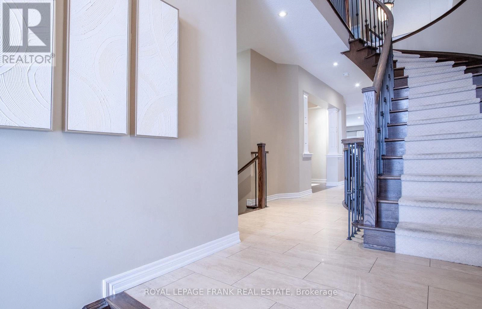 2309 Wuthering Heights Way, Oakville, Ontario  L6M 0E7 - Photo 3 - W12890052