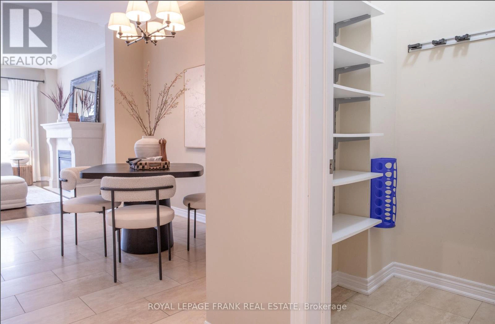 2309 Wuthering Heights Way, Oakville, Ontario  L6M 0E7 - Photo 9 - W12890052