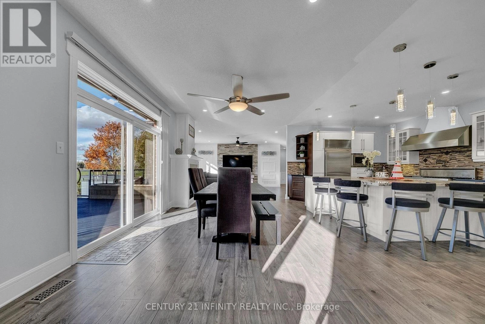 222 Southcrest Drive, Kawartha Lakes, Ontario  L0C 1G0 - Photo 10 - X12909140