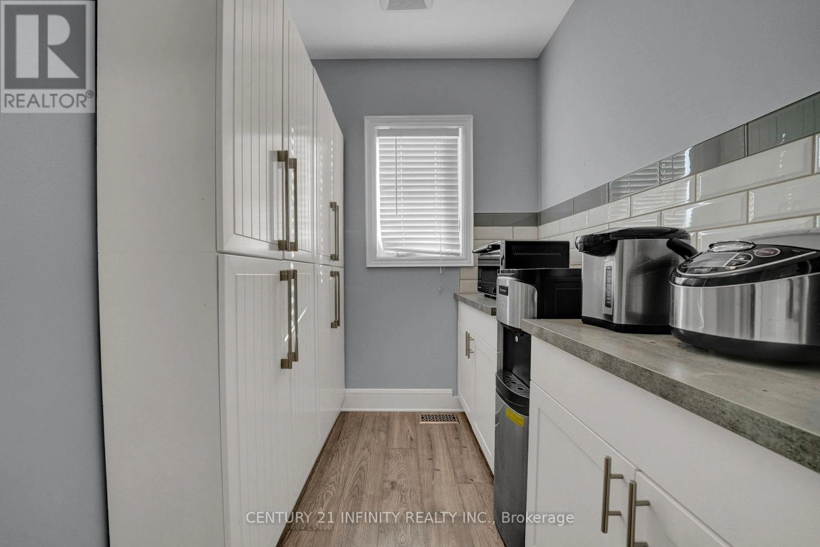 222 Southcrest Drive, Kawartha Lakes, Ontario  L0C 1G0 - Photo 17 - X12909140