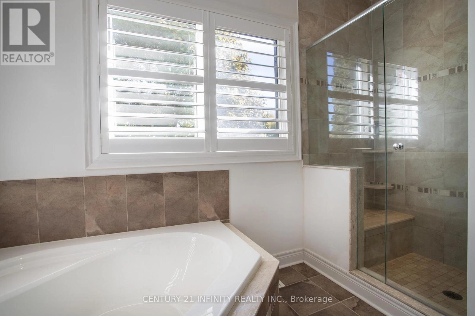 222 Southcrest Drive, Kawartha Lakes, Ontario  L0C 1G0 - Photo 25 - X12909140