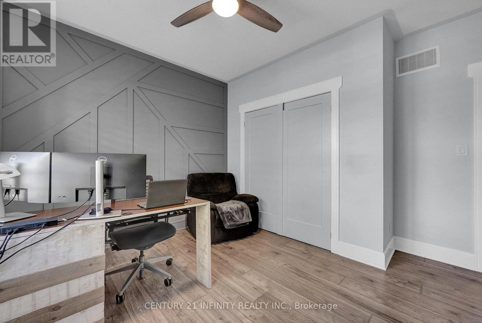 222 Southcrest Drive, Kawartha Lakes, Ontario  L0C 1G0 - Photo 27 - X12909140