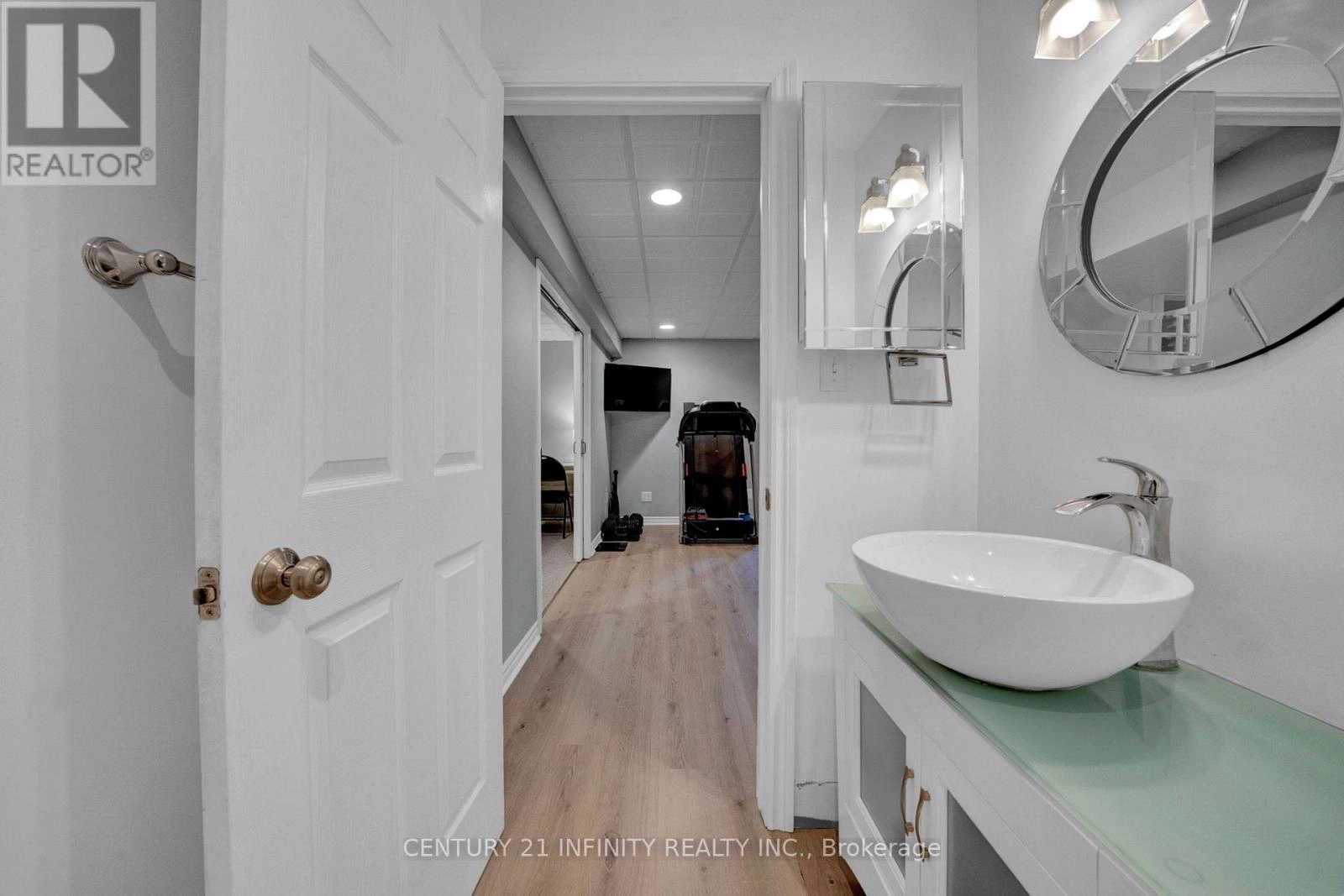 222 Southcrest Drive, Kawartha Lakes, Ontario  L0C 1G0 - Photo 37 - X12909140