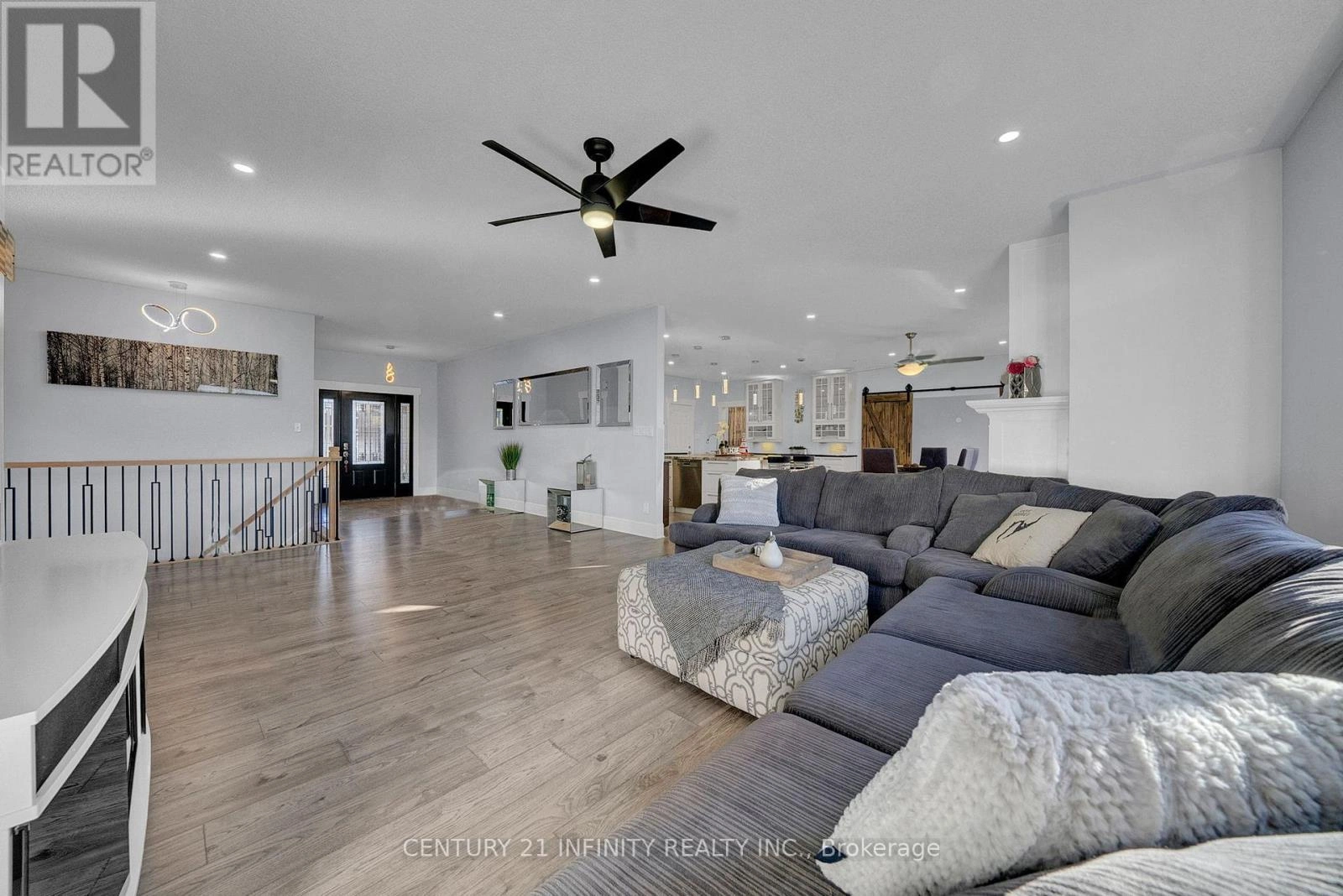 222 Southcrest Drive, Kawartha Lakes, Ontario  L0C 1G0 - Photo 9 - X12909140