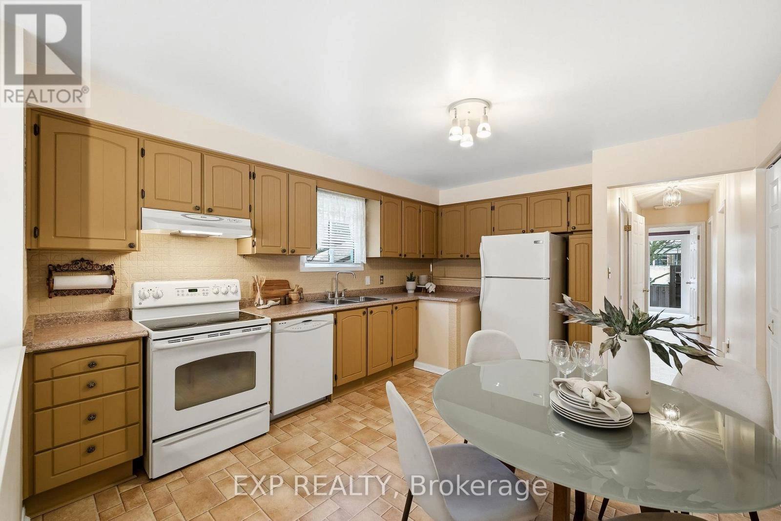 557 Daintry Crescent, Cobourg, Ontario K9A 4X9 - Photo 10 - X12917738