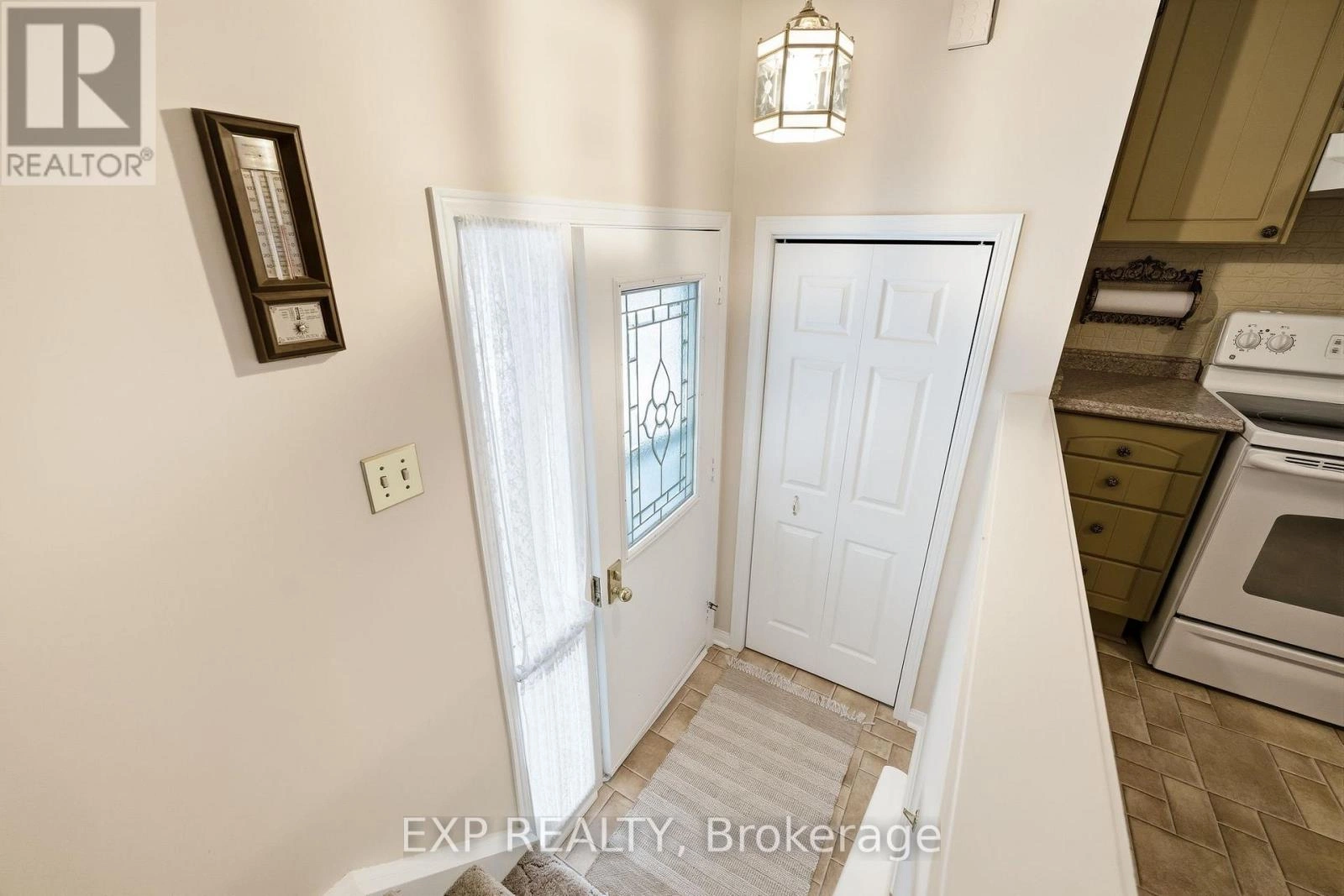 557 Daintry Crescent, Cobourg, Ontario K9A 4X9 - Photo 5 - X12917738