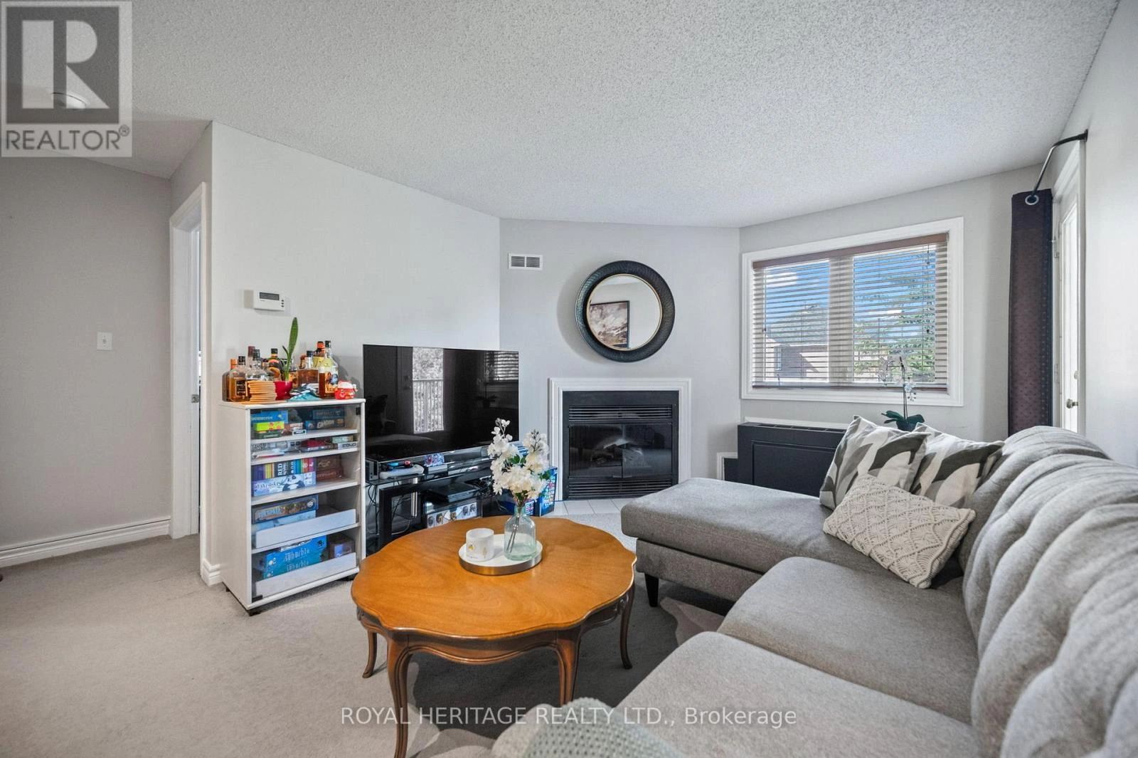 303 - 195 Lake Driveway W, Ajax, Ontario  L1S 7H7 - Photo 2 - E12917924