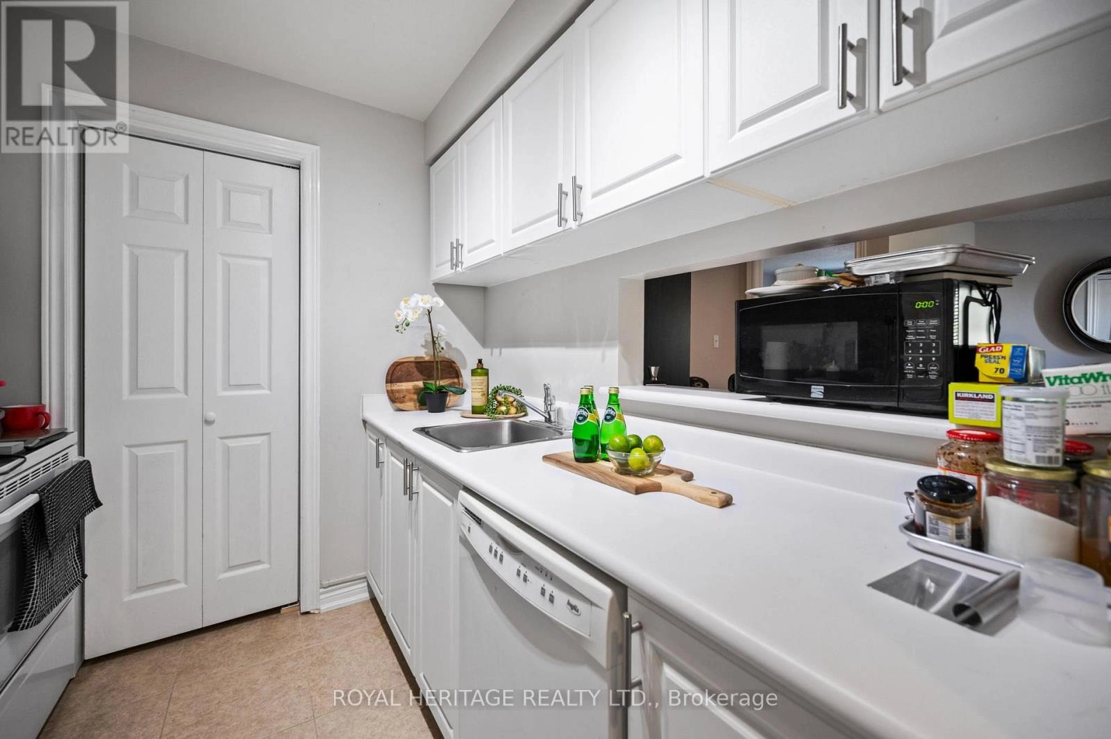 303 - 195 Lake Driveway W, Ajax, Ontario  L1S 7H7 - Photo 8 - E12917924