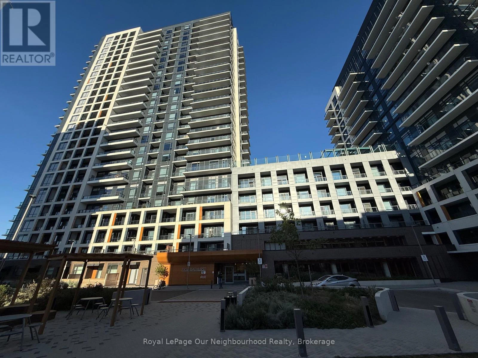 2512 - 7950 Bathurst Street, Vaughan, Ontario  L4J 0L4 - Photo 1 - N12948036