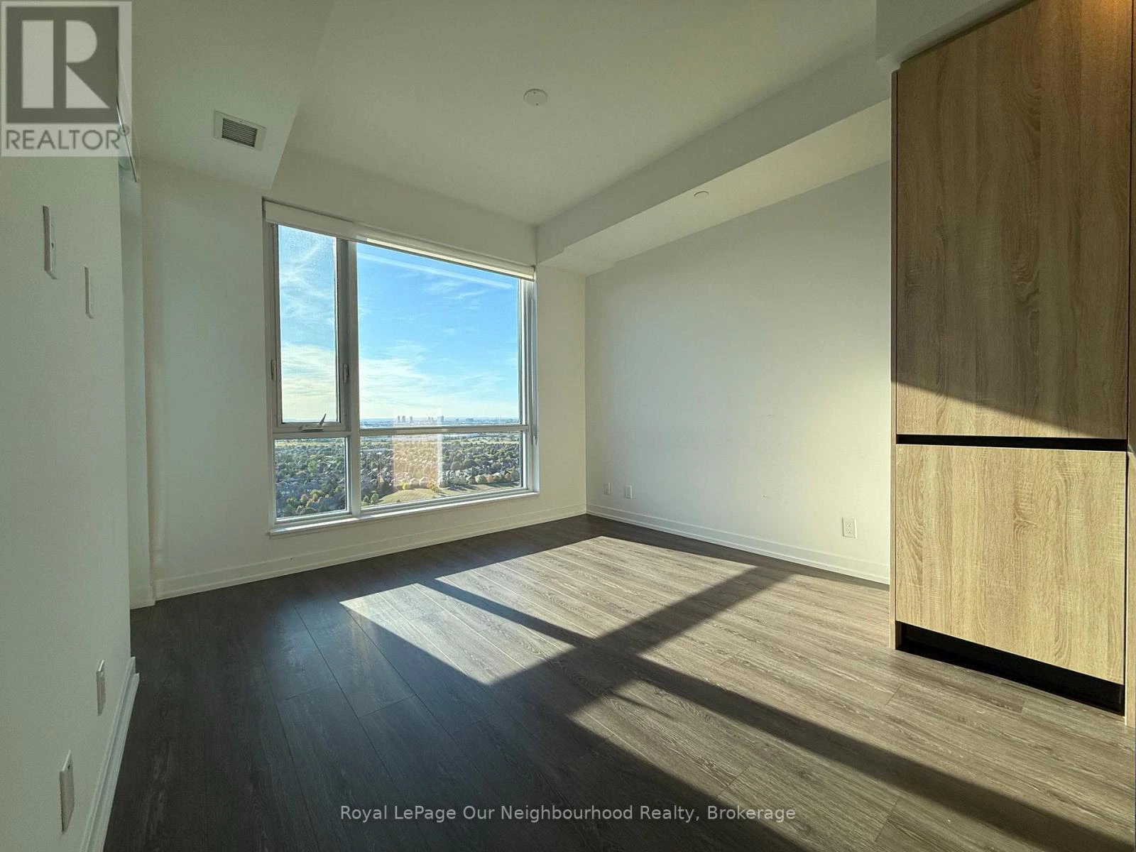 2512 - 7950 Bathurst Street, Vaughan, Ontario  L4J 0L4 - Photo 7 - N12948036