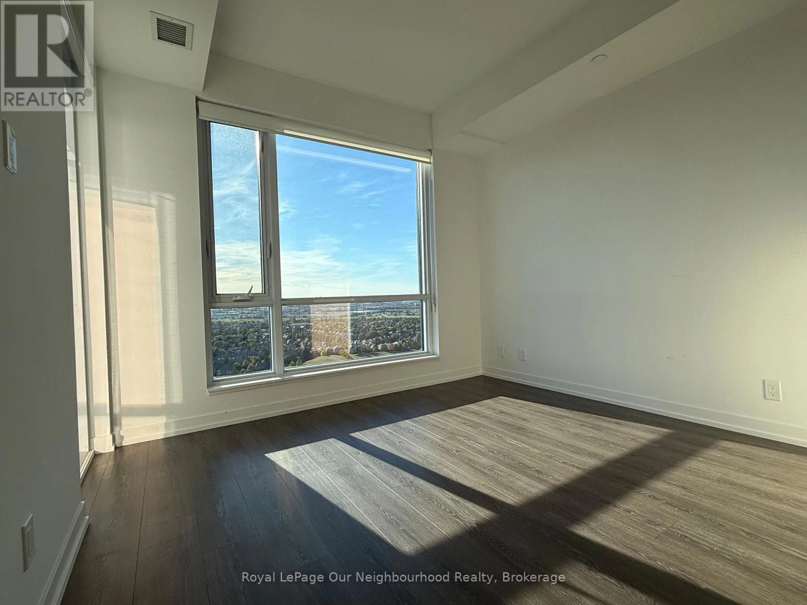 2512 - 7950 Bathurst Street, Vaughan, Ontario  L4J 0L4 - Photo 9 - N12948036