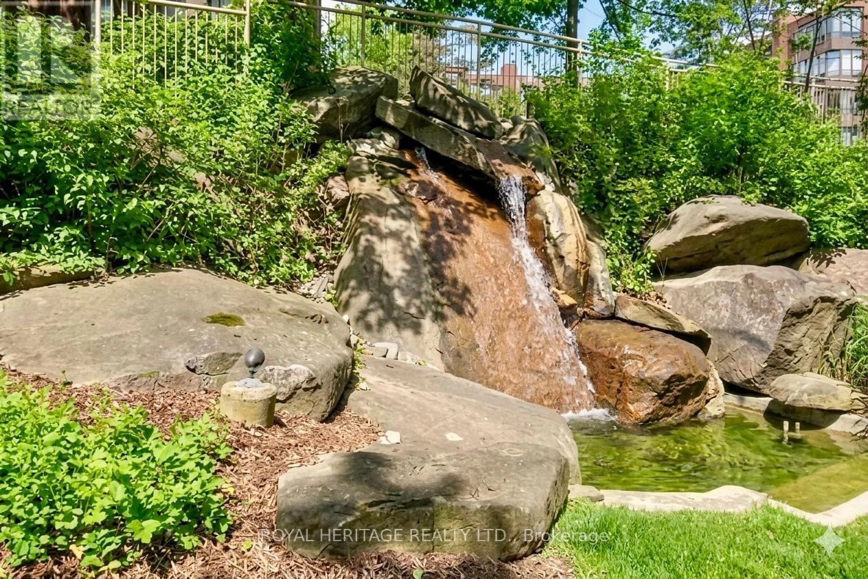 212 - 245 The Donway W, Toronto, Ontario  M3B 3M2 - Photo 2 - C12948270