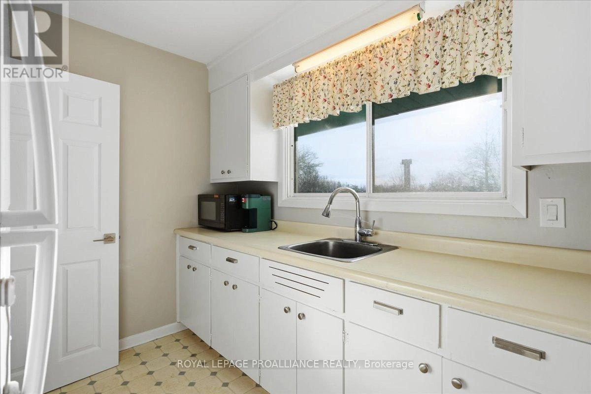 127 Aikins Road, Quinte West, Ontario K8N 4Z2 - Photo 15 - X12822220