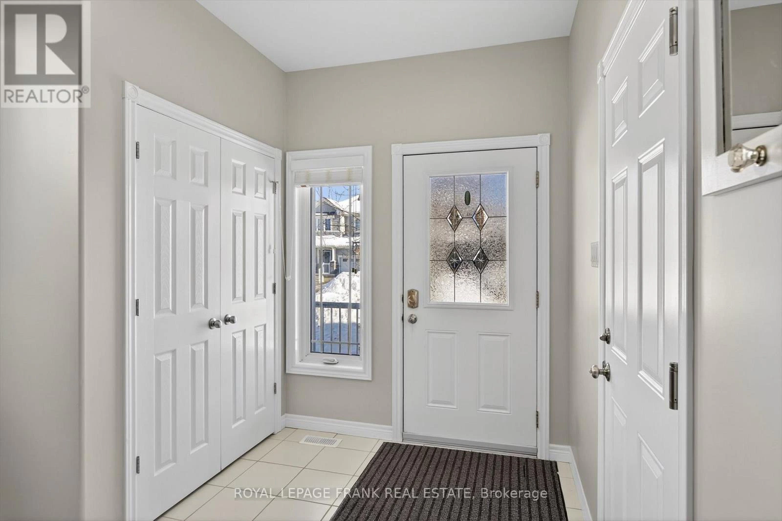 859 Emery Way, Peterborough, Ontario  K9J 0H7 - Photo 3 - X12947688