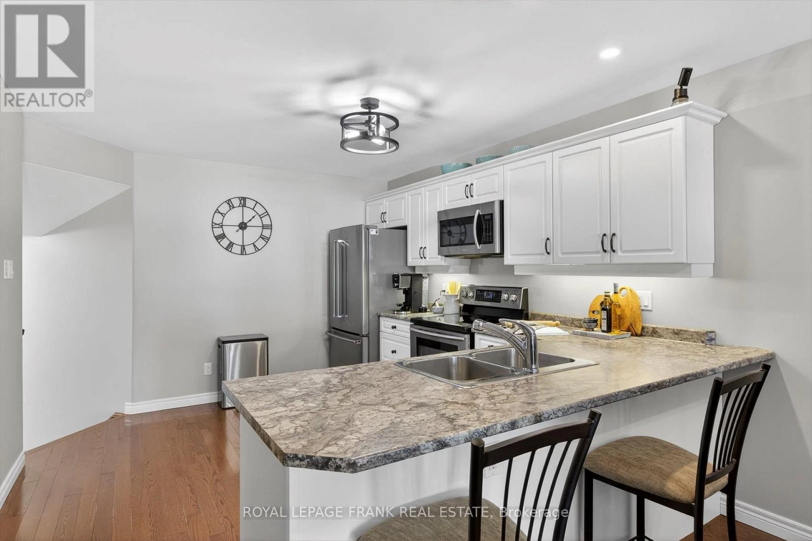 859 Emery Way, Peterborough, Ontario  K9J 0H7 - Photo 5 - X12947688