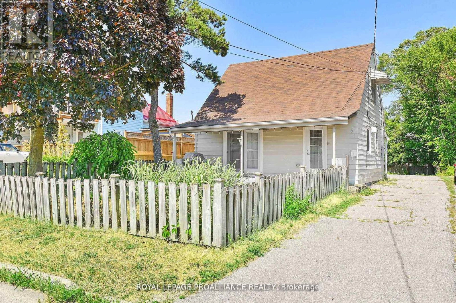 61 Delaney Street, Quinte West, Ontario  K8V 4L7 - Photo 1 - X12961274