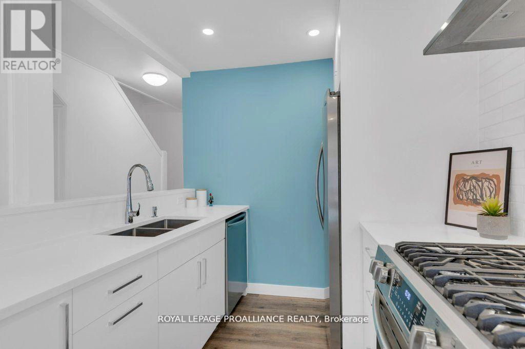 61 Delaney Street, Quinte West, Ontario  K8V 4L7 - Photo 11 - X12961274