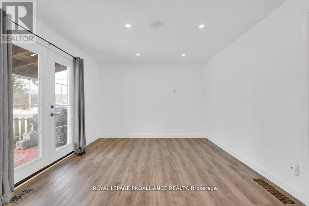 61 Delaney Street, Quinte West, Ontario  K8V 4L7 - Photo 13 - X12961274