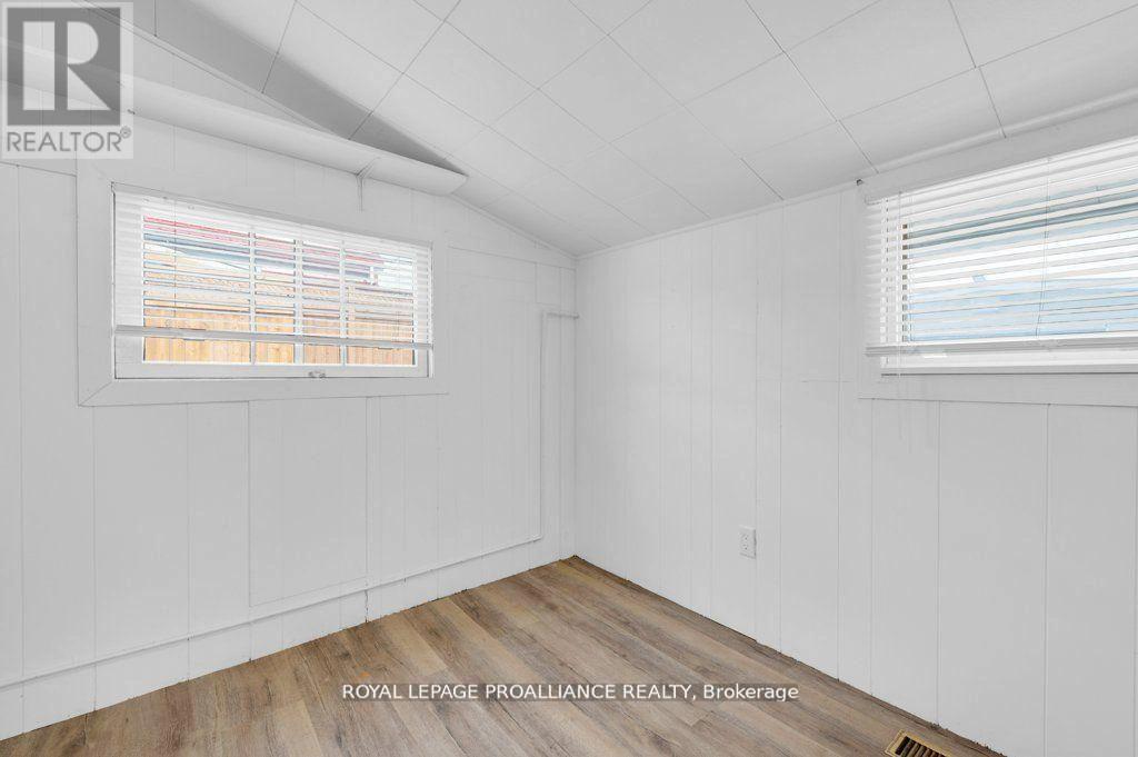 61 Delaney Street, Quinte West, Ontario  K8V 4L7 - Photo 21 - X12961274