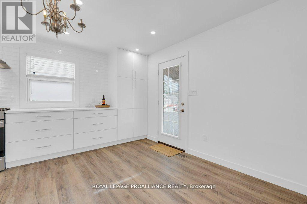 61 Delaney Street, Quinte West, Ontario  K8V 4L7 - Photo 6 - X12961274