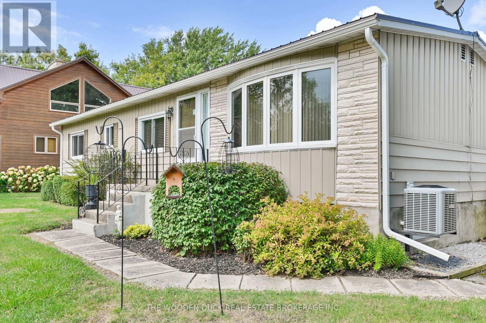 1314 96 Highway, Frontenac Islands, Ontario K0H 2Y0 - Photo 4 - X12962694