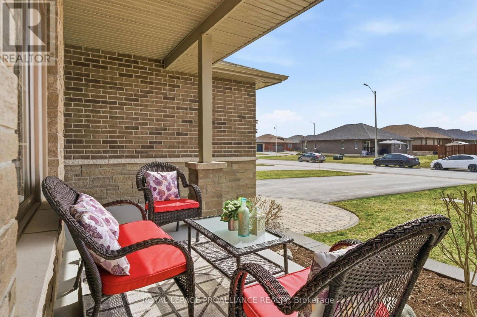 57 Appledene Drive, Quinte West, Ontario  K8V 0H6 - Photo 3 - X12963208