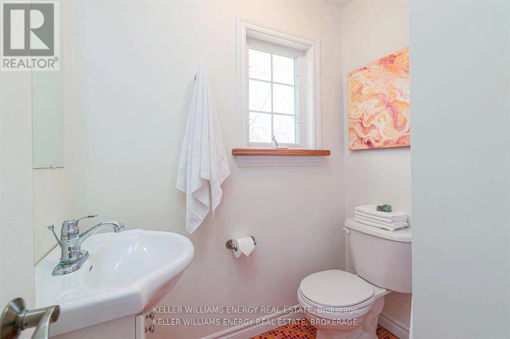 96 Island Road, Prince Edward County, Ontario  K0K 2T0 - Photo 12 - X12967280