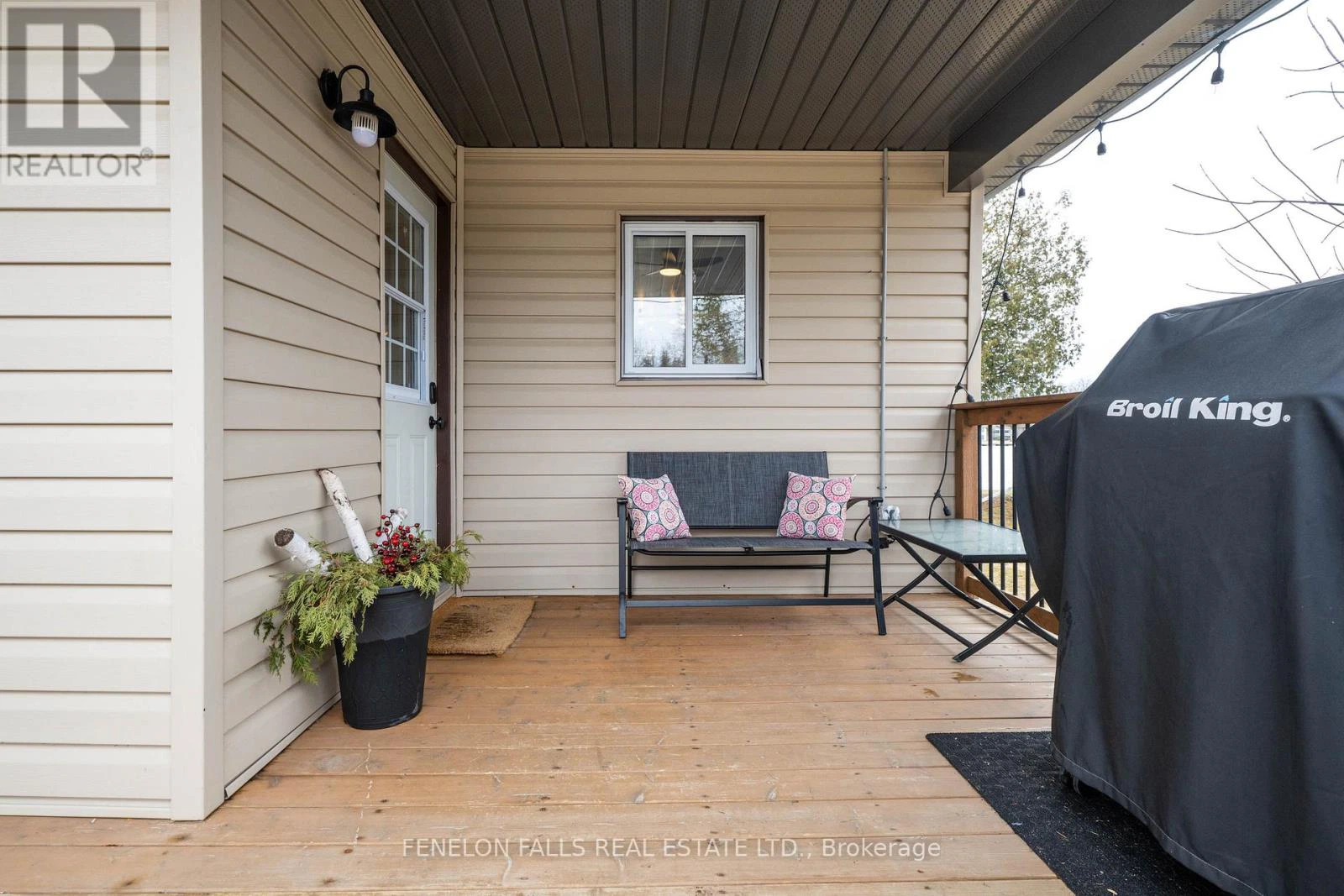 30 Jones Avenue, Kawartha Lakes, Ontario  K0M 1G0 - Photo 11 - X12967894