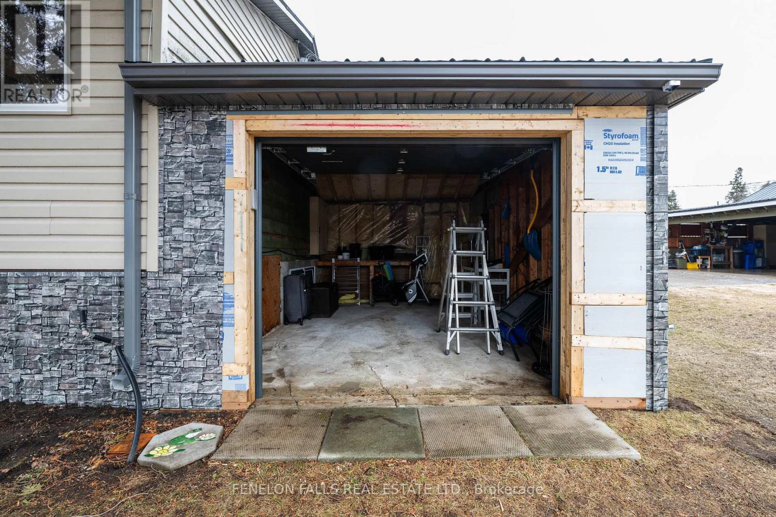 30 Jones Avenue, Kawartha Lakes, Ontario  K0M 1G0 - Photo 43 - X12967894