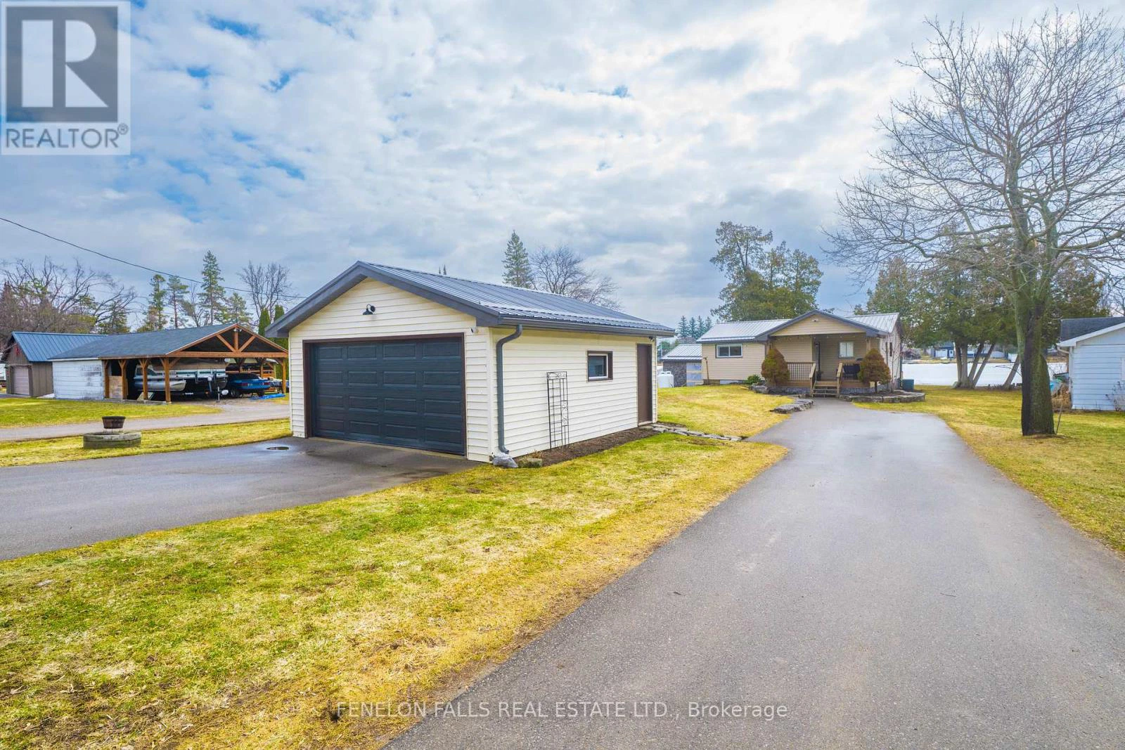 30 Jones Avenue, Kawartha Lakes, Ontario  K0M 1G0 - Photo 7 - X12967894