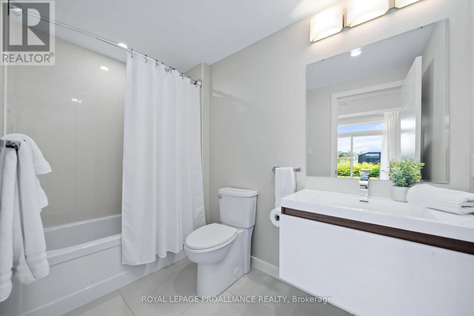 2670 County Road 8, Prince Edward County, Ontario  K0K 2T0 - Photo 39 - X12971186