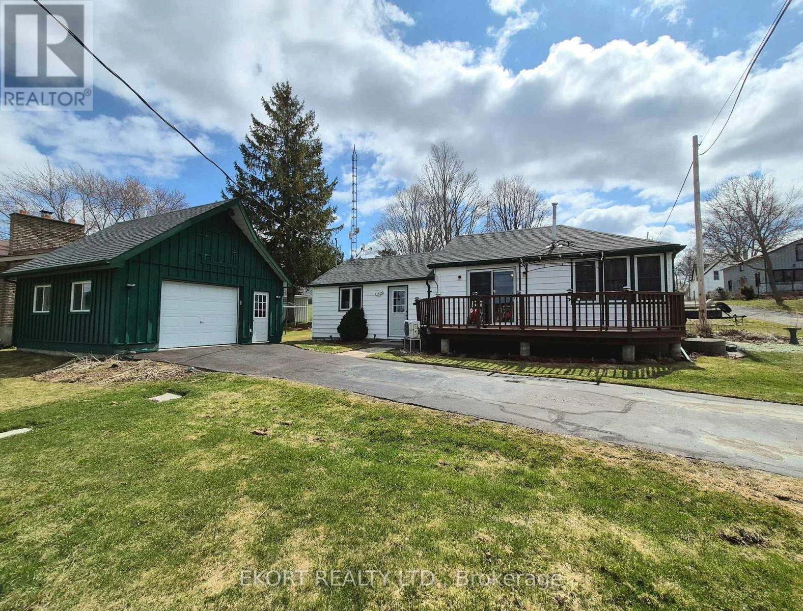 40 Demille Street, Prince Edward County, Ontario  K0K 1W0 - Photo 2 - X12972478