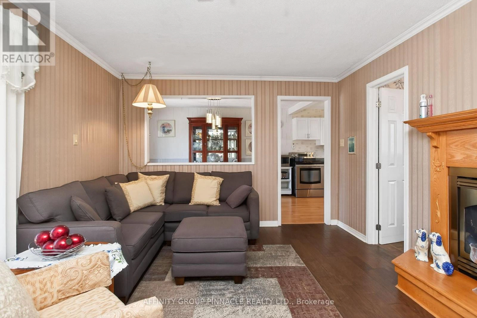 272 Crosby Drive, Kawartha Lakes, Ontario K0M 1A0 - Photo 3 - X12972918