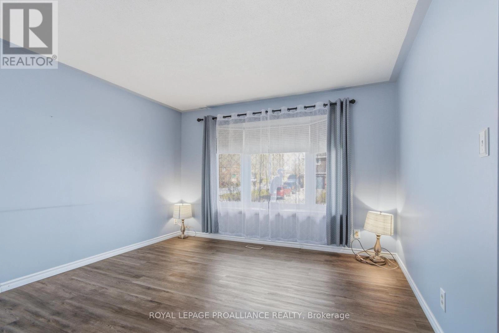 4 O'neil Crescent, Quinte West, Ontario  K8V 5Y6 - Photo 5 - X12981374