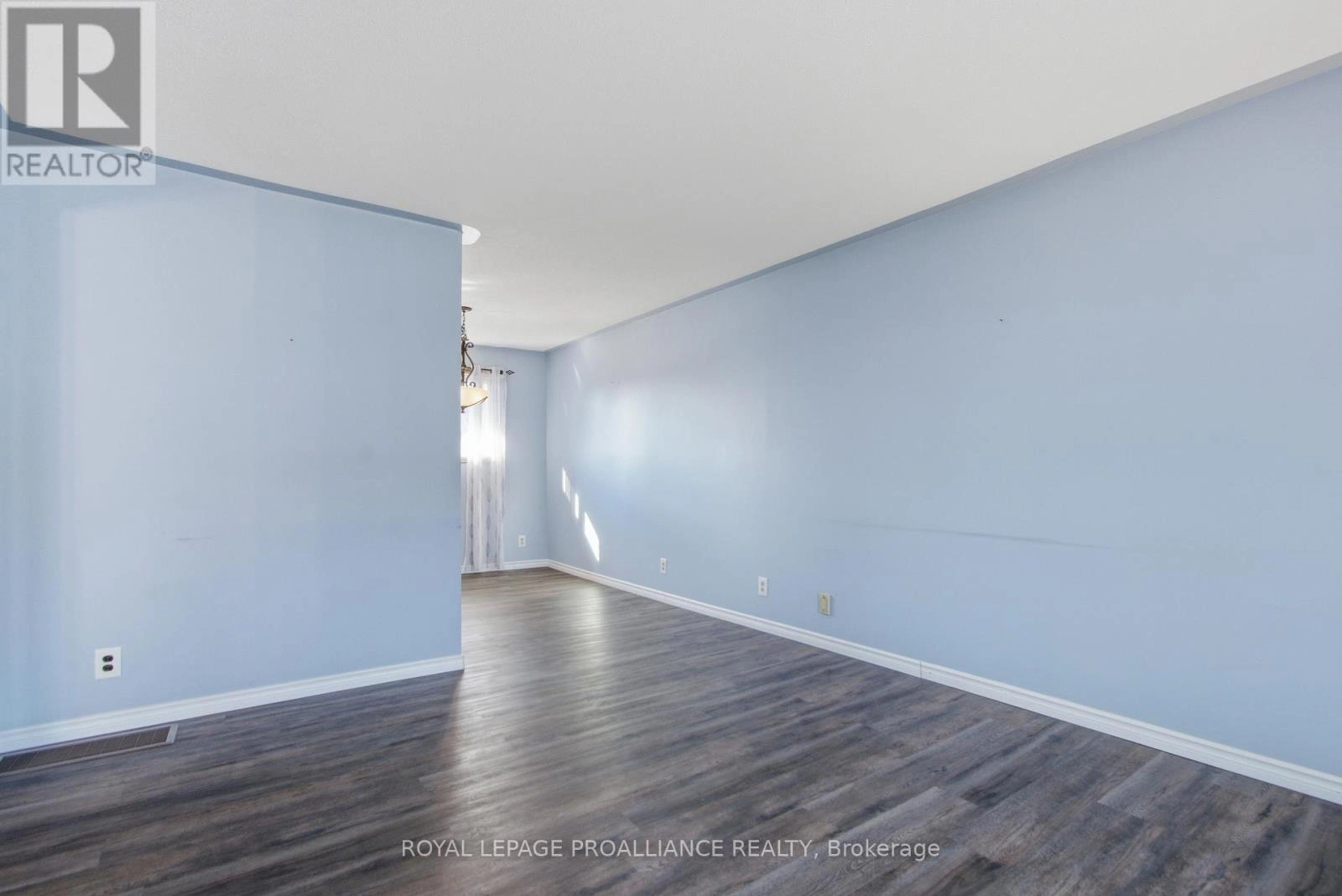 4 O'neil Crescent, Quinte West, Ontario  K8V 5Y6 - Photo 7 - X12981374