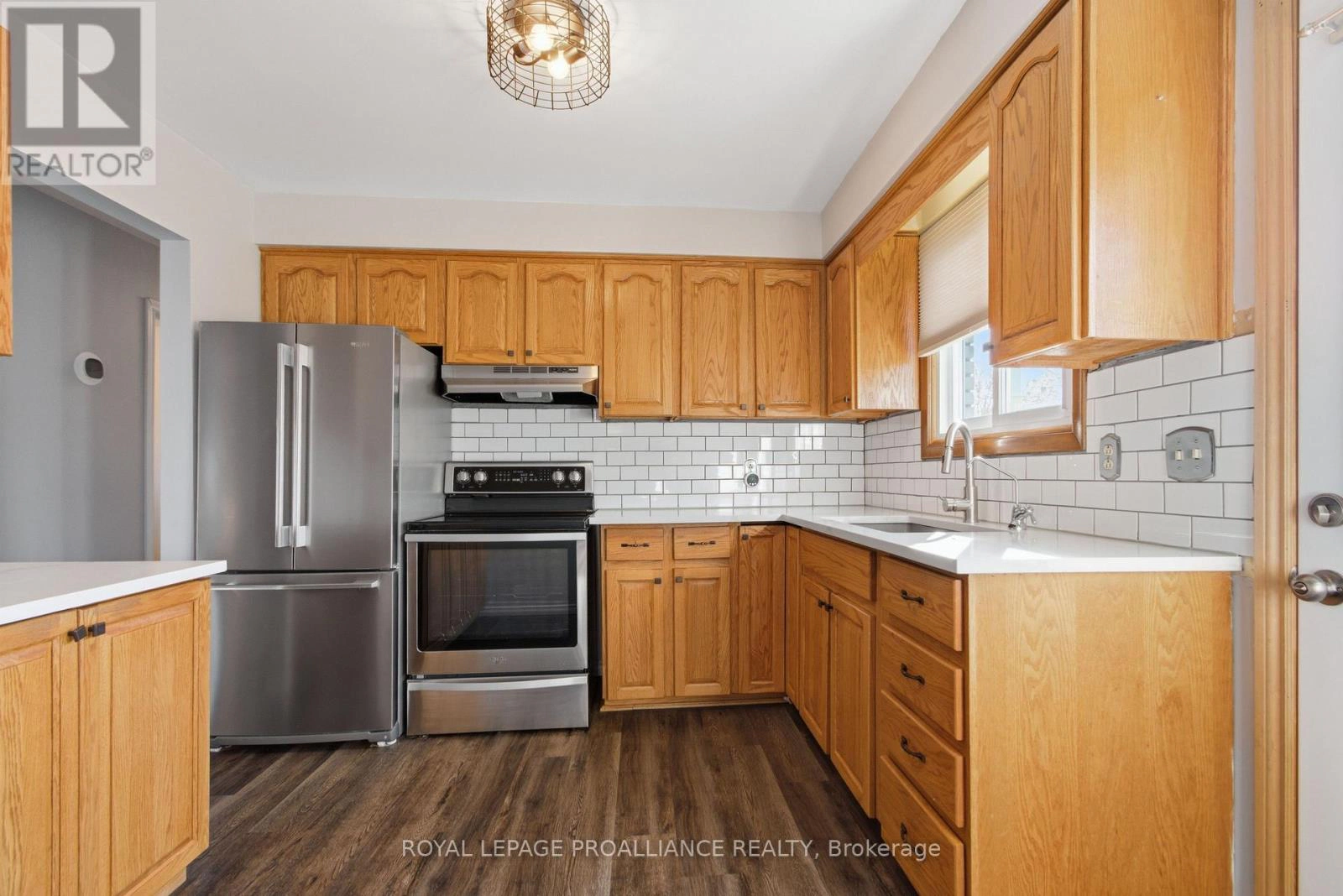 4 O'neil Crescent, Quinte West, Ontario  K8V 5Y6 - Photo 9 - X12981374