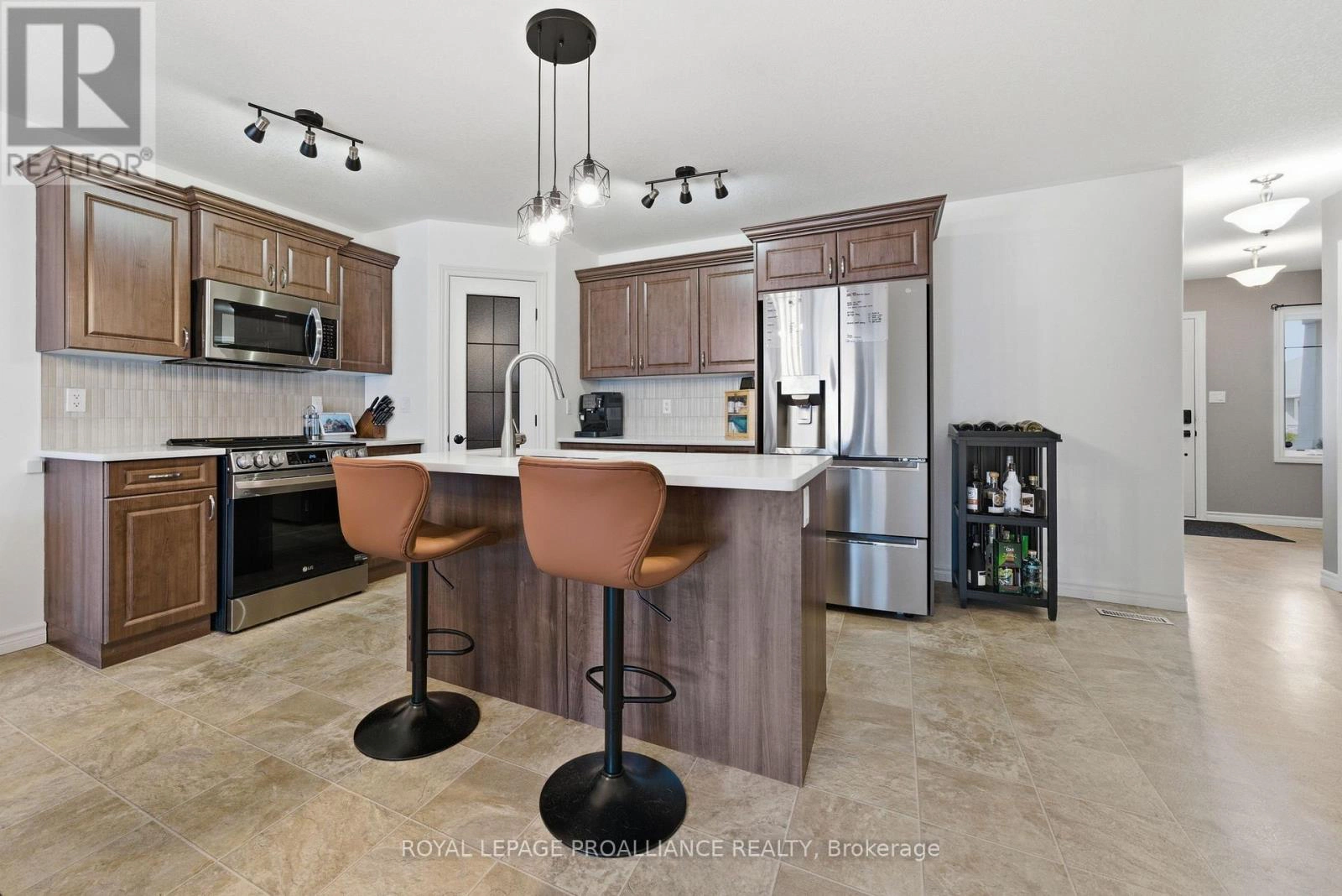 20 Chinook Street, Belleville, Ontario  K8P 0C4 - Photo 9 - X12983020