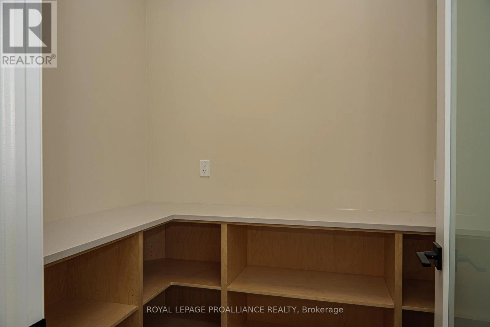 2461 Victoria Road, Prince Edward County, Ontario  K0K 1L0 - Photo 18 - X12983834