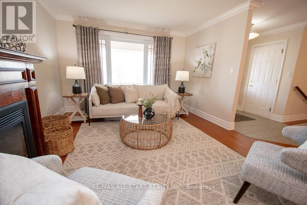 383 Wallace Drive, Kawartha Lakes, Ontario  K9V 6K7 - Photo 8 - X12965950