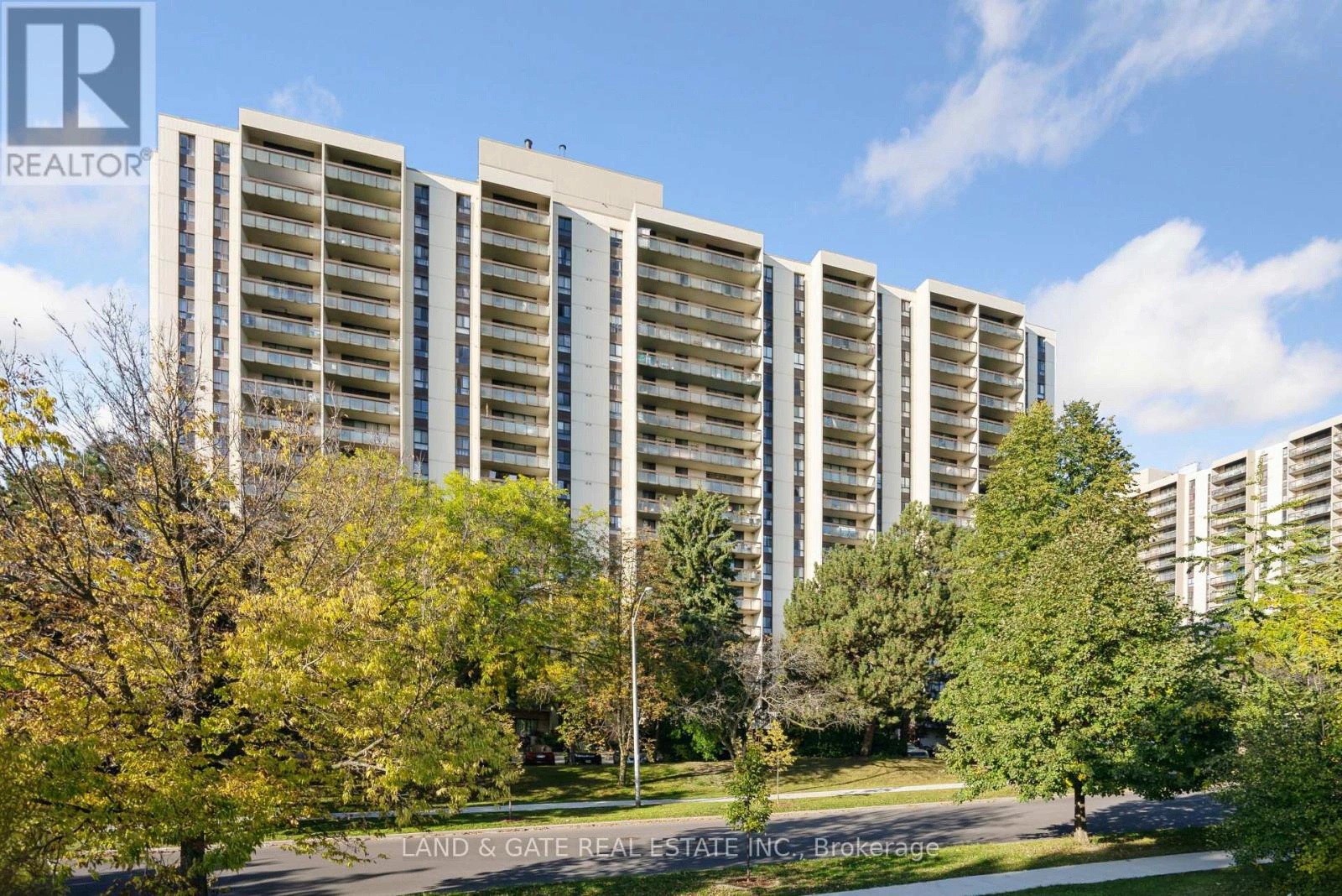 702 - 260 Seneca Hill Drive, Toronto, Ontario  M2J 4S6 - Photo 1 - C12986056