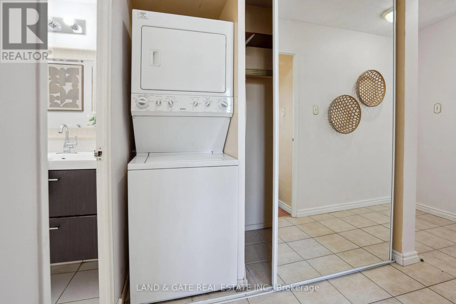 702 - 260 Seneca Hill Drive, Toronto, Ontario  M2J 4S6 - Photo 25 - C12986056