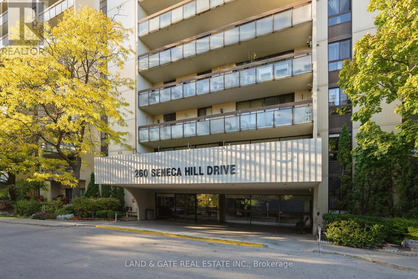 702 - 260 Seneca Hill Drive, Toronto, Ontario  M2J 4S6 - Photo 3 - C12986056