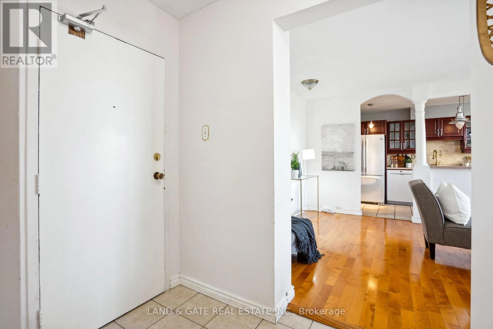 702 - 260 Seneca Hill Drive, Toronto, Ontario  M2J 4S6 - Photo 5 - C12986056