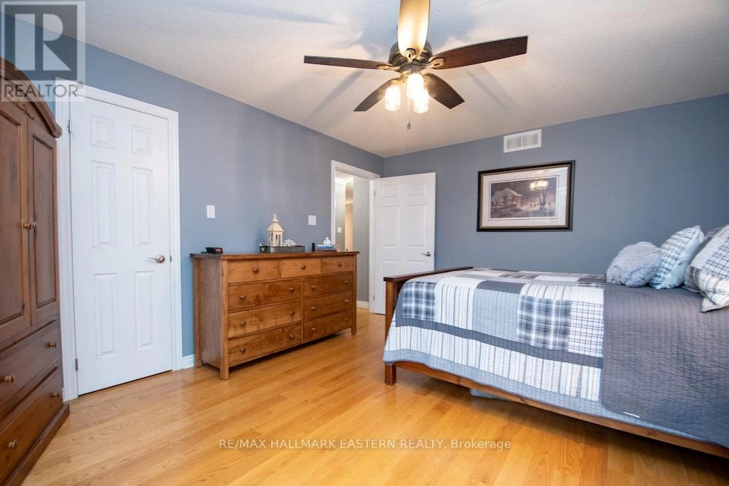 4 Huntingwood Crescent, Kawartha Lakes, Ontario  K0M 1A0 - Photo 17 - X12997250