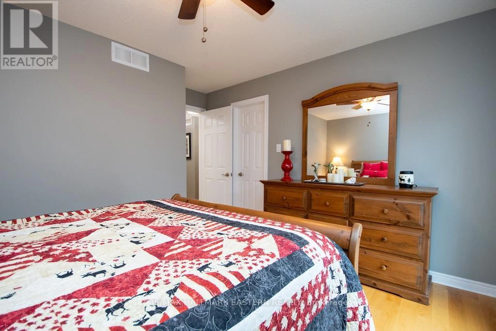 4 Huntingwood Crescent, Kawartha Lakes, Ontario  K0M 1A0 - Photo 22 - X12997250